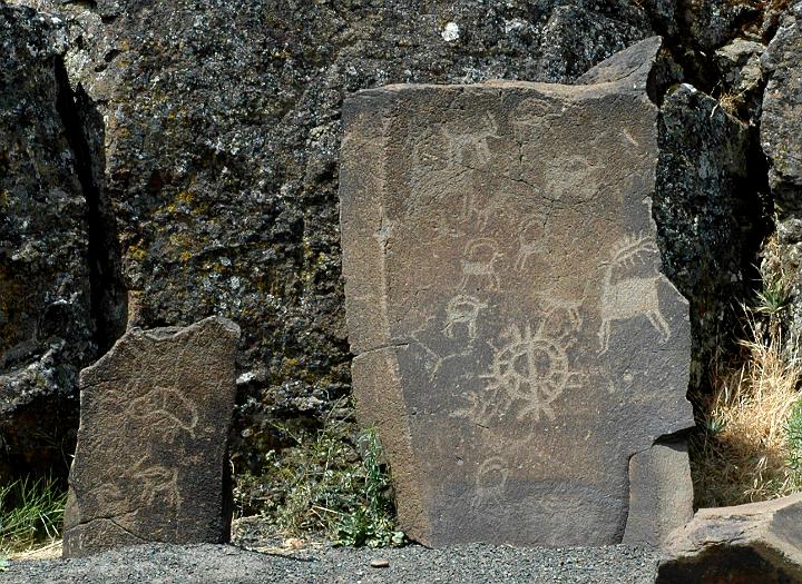 Horestheif Petroglyphs Rock Art 11.jpg